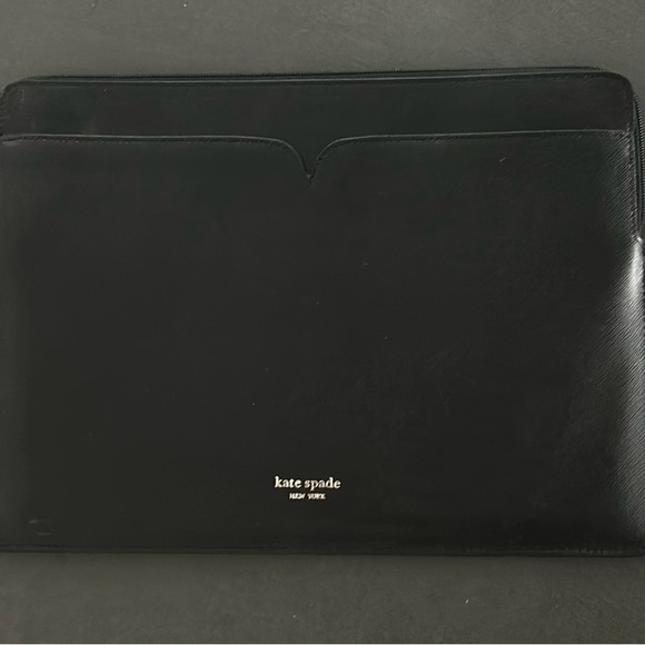Kate Spade Outlet Saffiano leather laptop sleeve. - Picture 1 of 3